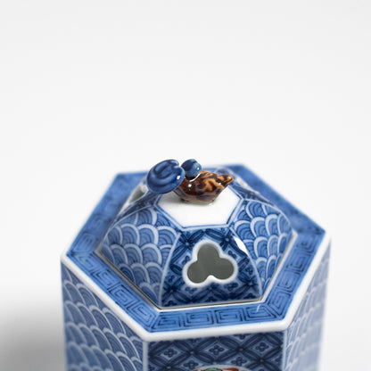Arita Ware: Incense Burner with Kakiemon Overglaze Enamel and Blue-and-White Dragon Motifs